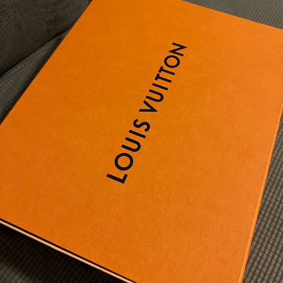 NIB Louis Vuitton Monogram Time Out Sneakers Size 39 - Picture 14 of 15